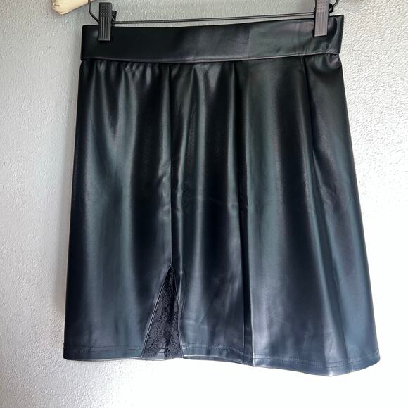 NWT Sexy Faux Leather Mini Skirt with Lace Slit Size Medium - Picture 2 of 7